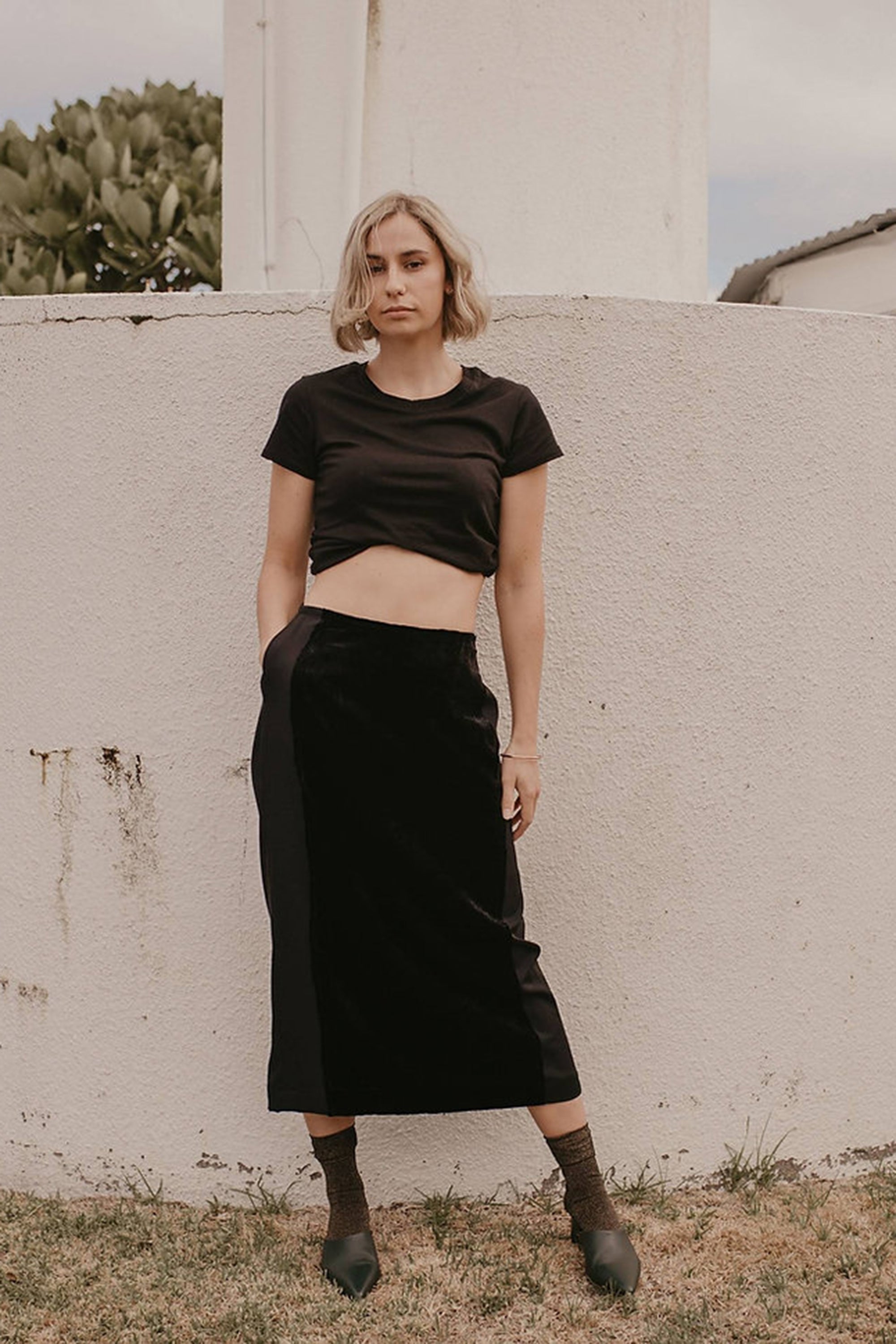 Velvet Front Straight Skirt / Black